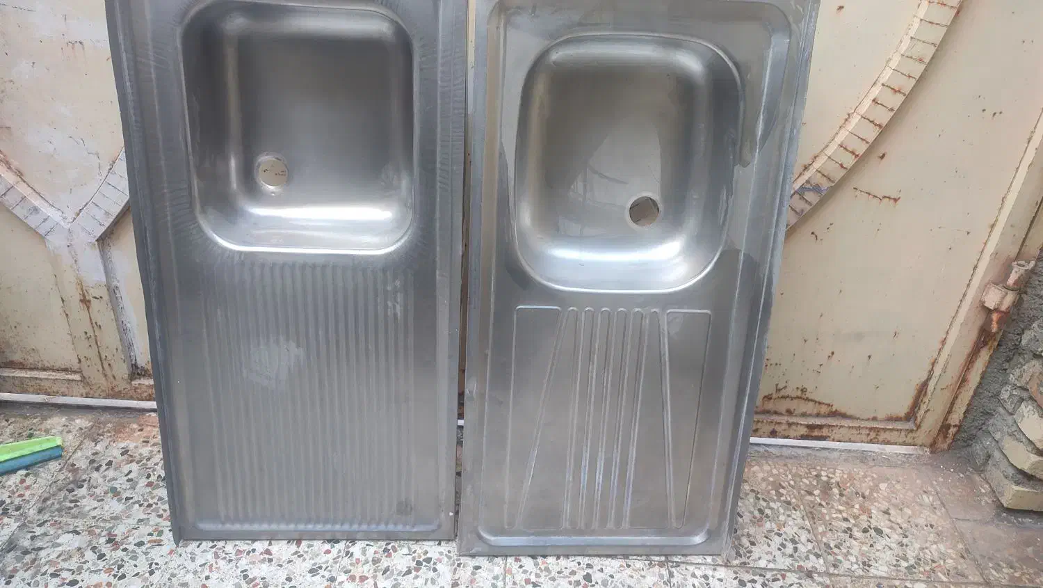 «دو عدد سینک ظرفشویی|آب‌چکان و نظم‌دهنده ظروف|شوش, |دیوار