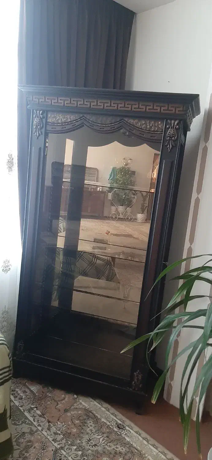 بوفه چهارطبقه چراغدار|بوفه، ویترین، کنسول|یزد, |دیوار