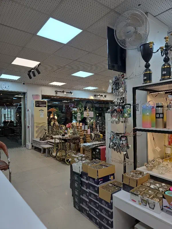 استخدام فروشنده خانم . شیفت بعد از ظهر|استخدام بازاریابی و فروش|شاهینشهر, فردوسی|دیوار