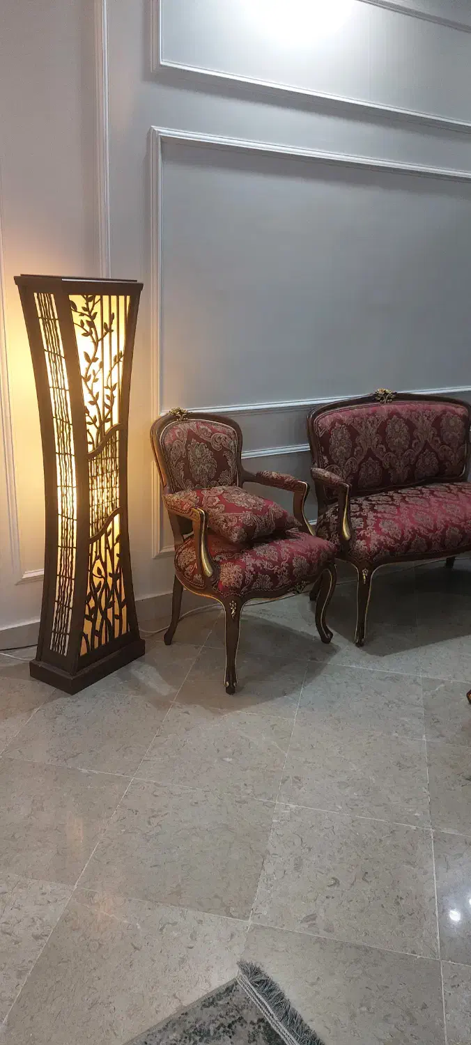 کنار سالنی جفت|لوستر و چراغ آویز|تهران, هروی|دیوار