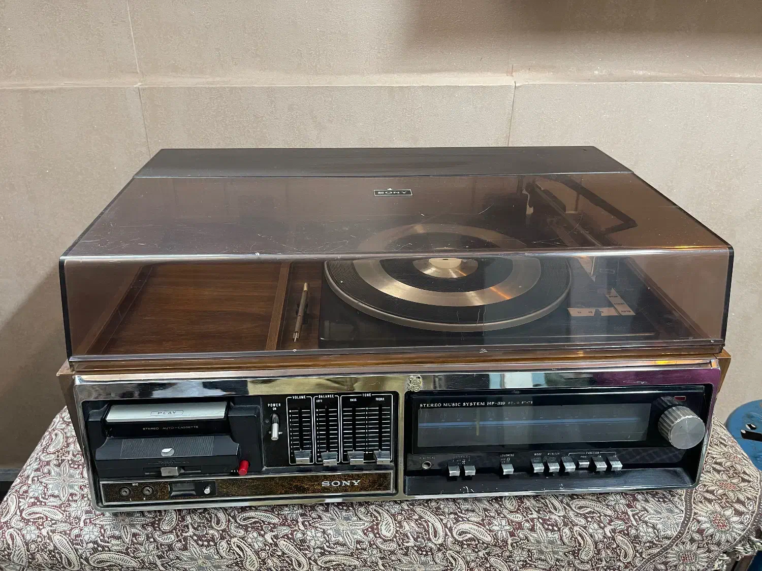 گرام|کلکسیون اشیاء عتیقه|اسلام‌شهر, باغ فیض|دیوار