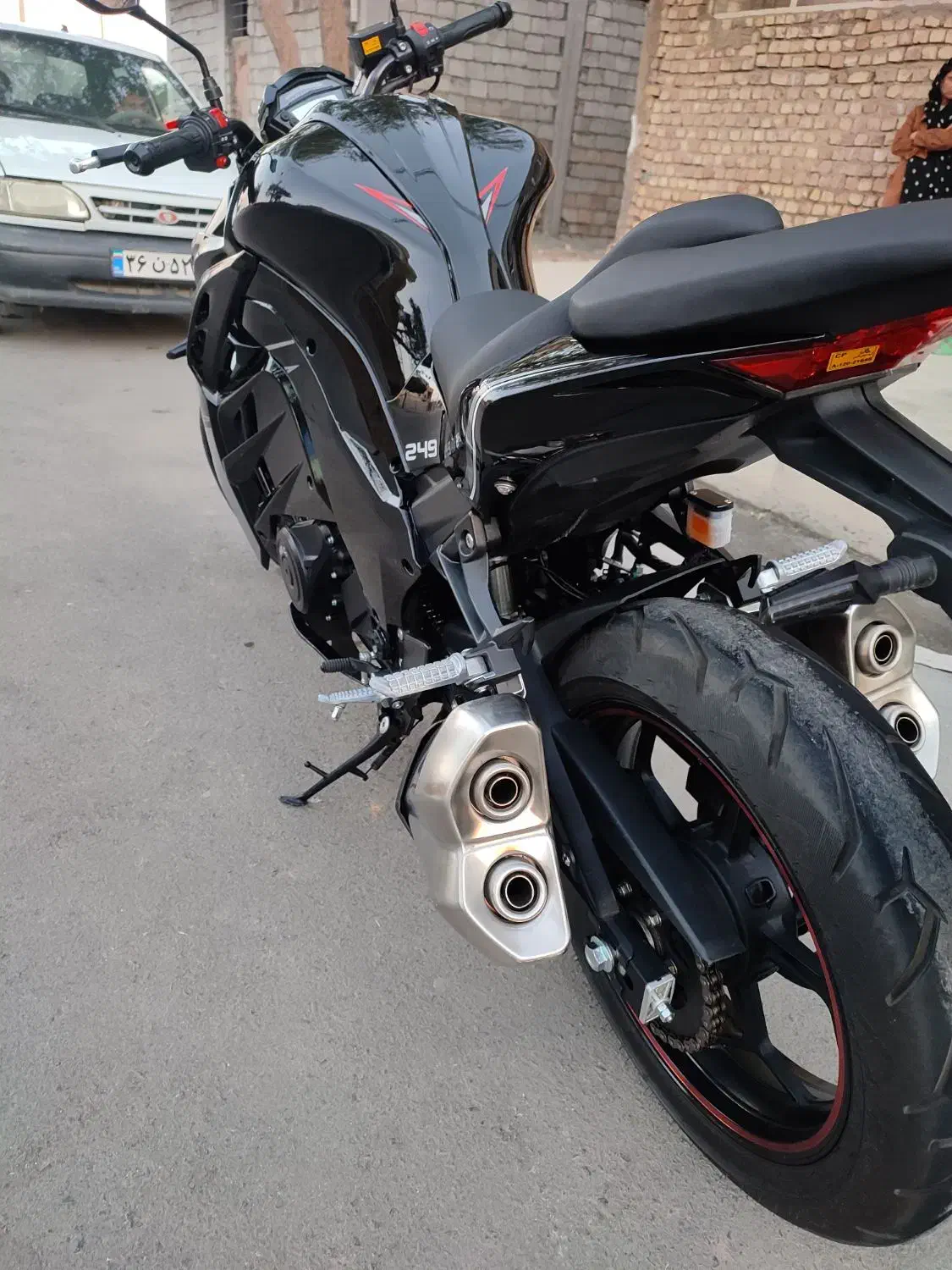 z1000 پیشرو مدل1403|موتورسیکلت|اصفهان, آبشار|دیوار