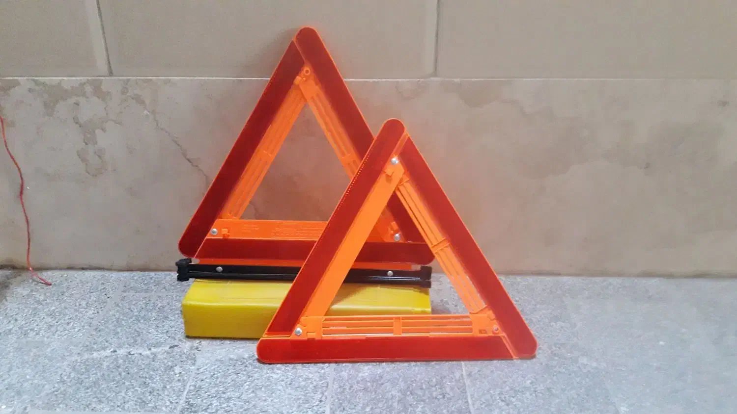 چراغ خطر ماشین|قطعات یدکی و لوازم جانبی|مشهد, زمانه|دیوار