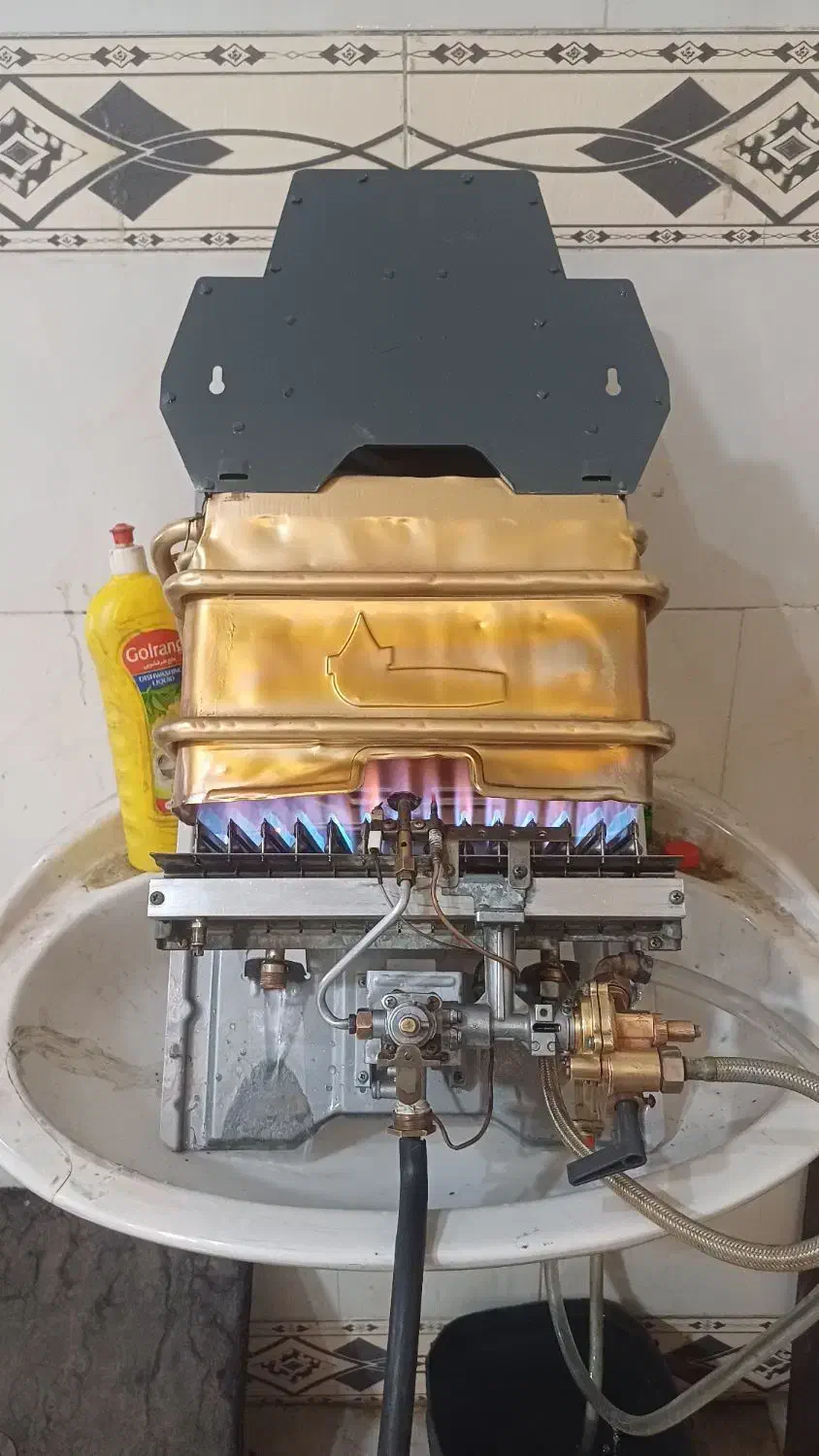 سرویس تعمیرات انواع آبگرمکن مخزنی و بوتان|خدمات پیشه و مهارت|یزد, |دیوار