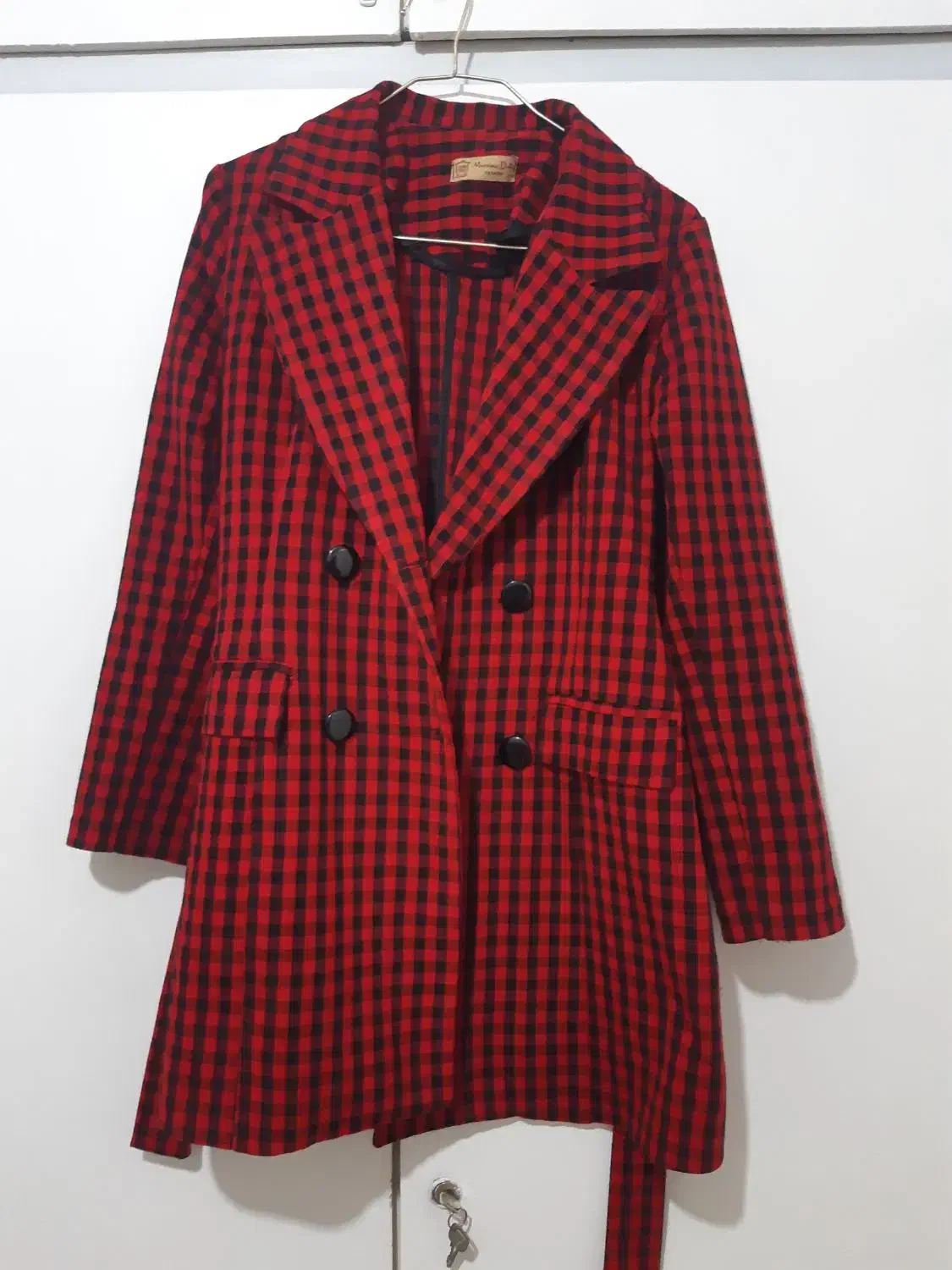 پالتوچهارخونه درحدنوسایز۴۴|لباس|کرج, حصارک پایین|دیوار