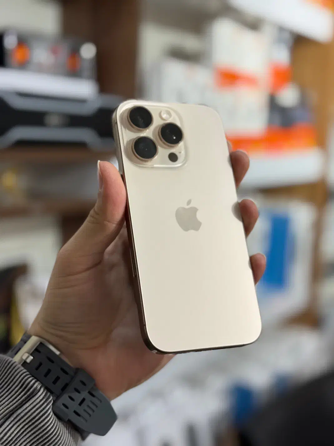 اپل آیفون ۱۶ پرو ، ۲۵۶ گیگ ، با رجیستر ، zaa|موبایل|تبریز, |دیوار