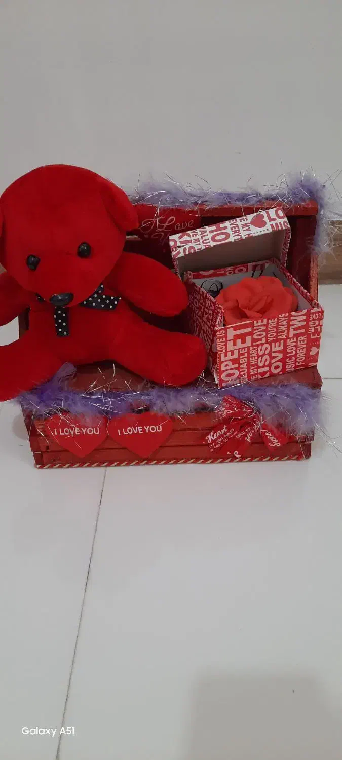 چند عدد عروسک خرسی با باکس کادویی کاملا نو|اسباببازی بچه|نهاوند, |دیوار