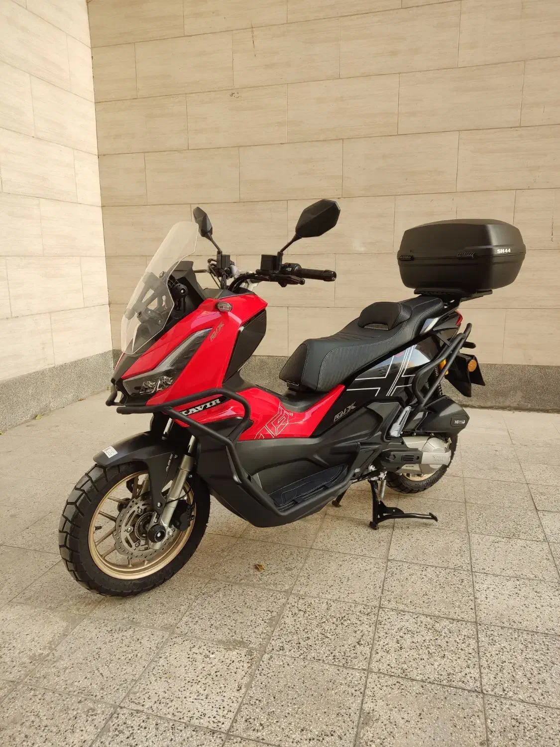 Agv مدل X باکس دار 1404مشابه صفر|موتورسیکلت|تهران, مسعودیه|دیوار