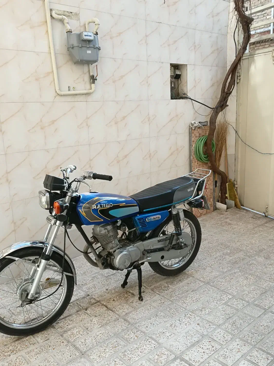 هندا هرمز|موتورسیکلت|شهریار, کردزار|دیوار