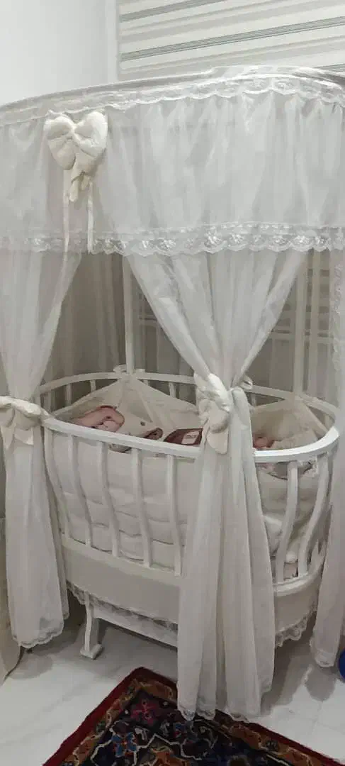 گهواره یا تخت کنار مادر|تخت و صندلی بچه|تبریز, |دیوار