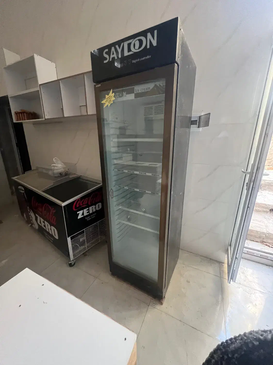 یک یخچال کافه تک درب و فریزر بستنی|فروشگاه و مغازه|صدرا-فارس, فاز ۱|دیوار