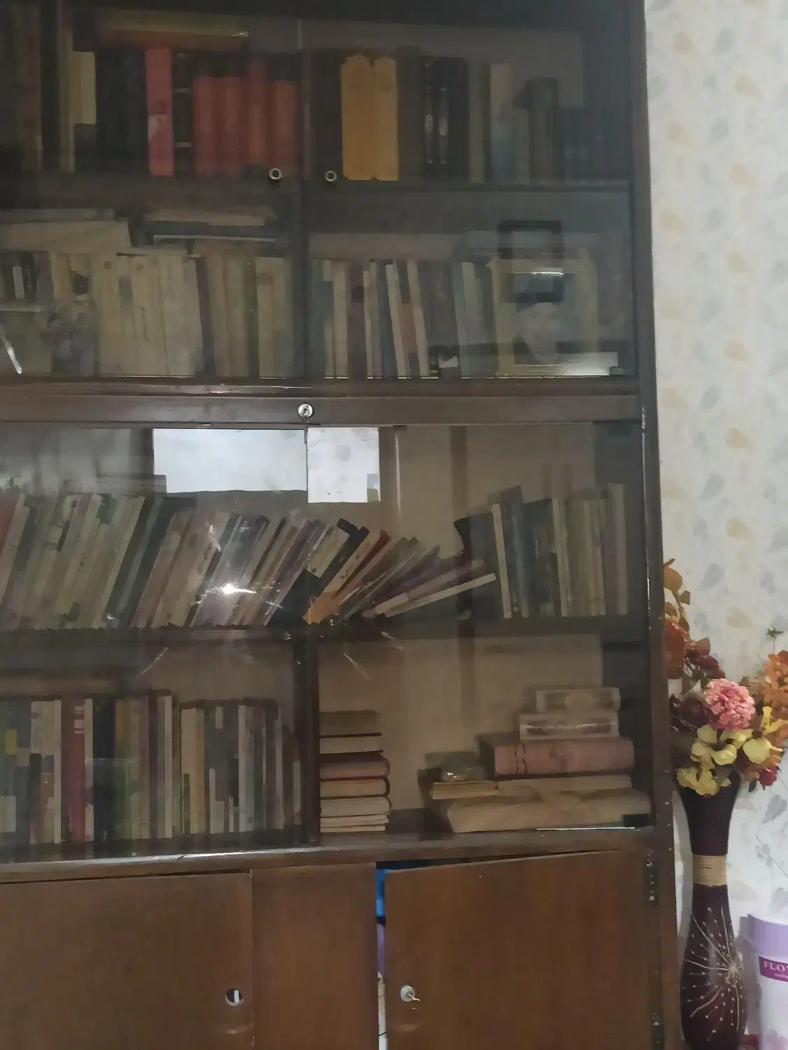 کتابخانه|کتابخانه، شلف، قفسه‌های دیواری|بیرجند, |دیوار