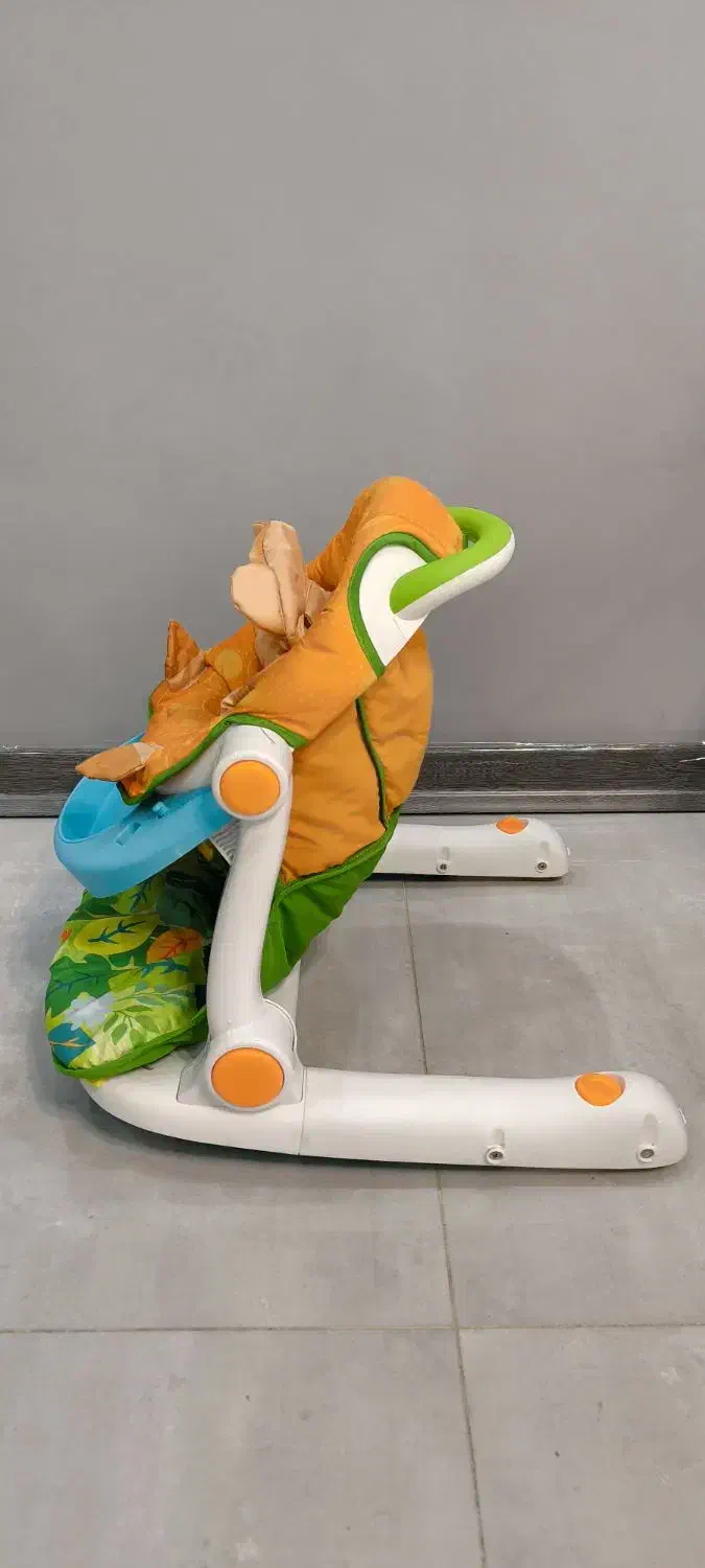 صندلی غذا|تخت و صندلی بچه|فردیس, نسترن غربی|دیوار