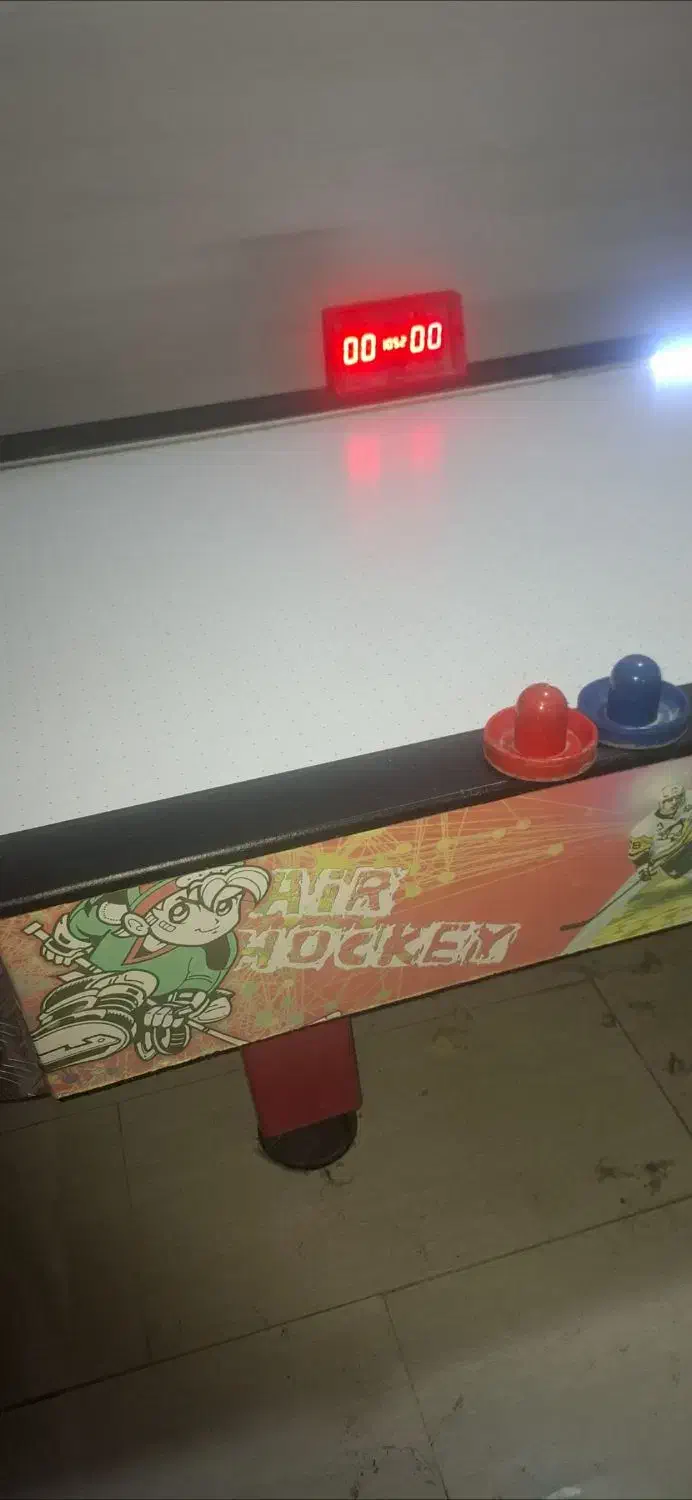 میز ایرهاکی تمیز موجود در شهرستان نایین|ورزش‌های توپی|نائین, |دیوار