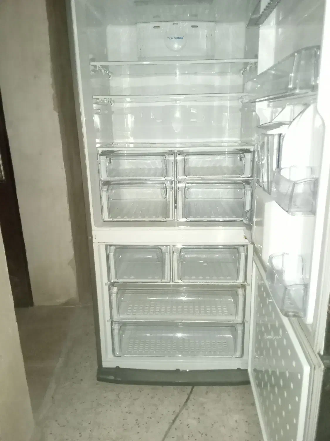 یخچال و فریزر  ۳۰ فوت.renzoo..بدنه استیل .کم کار|یخچال و فریزر|بندرعباس, |دیوار