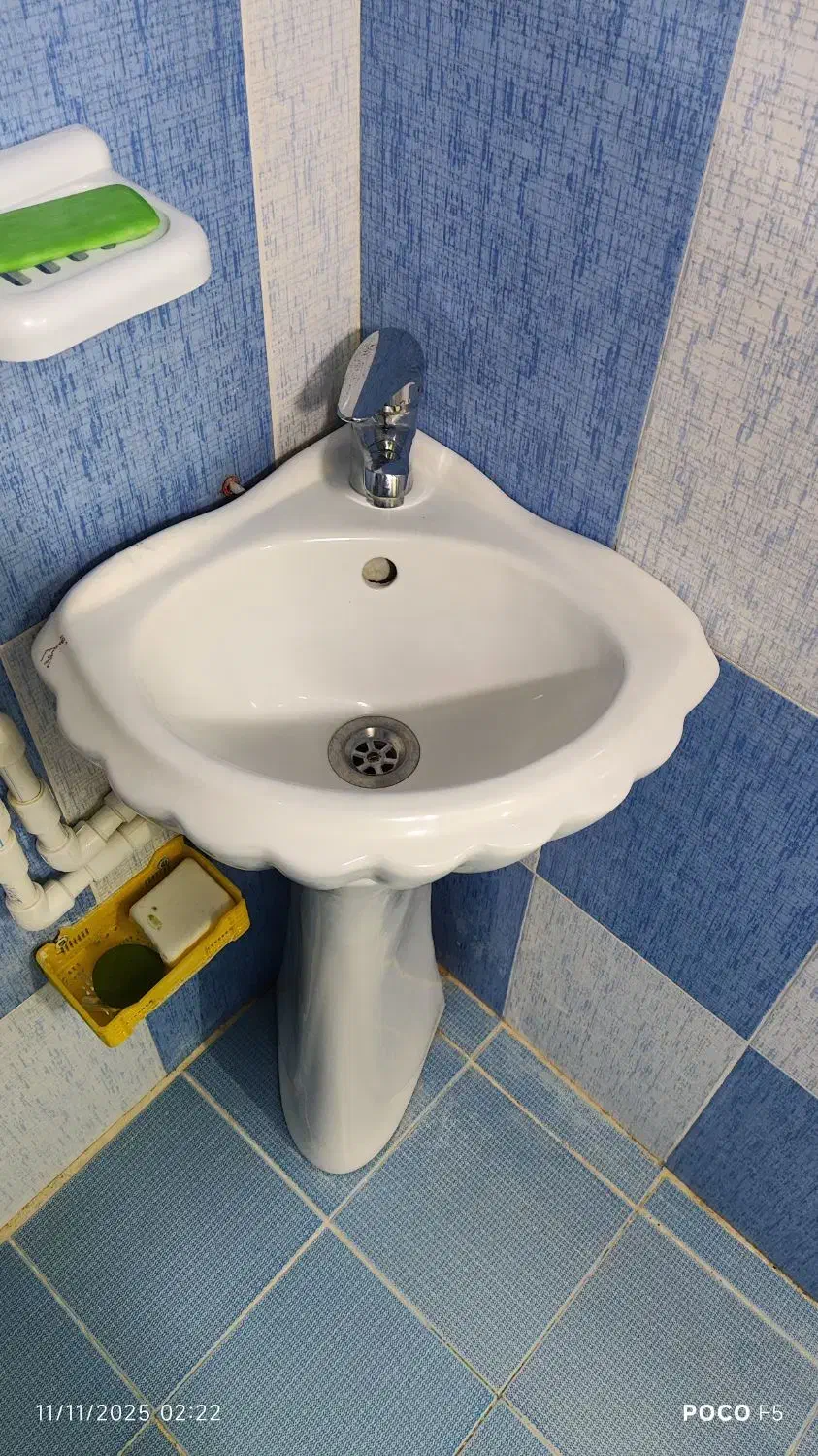 روشویی دستشویی گوشه ای با شیر اهرمی|مصالح و تجهیزات ساختمان|سبزوار, جوادیه غربی|دیوار