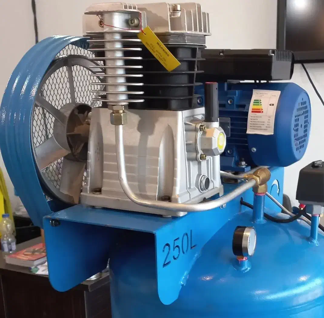 پمپ باد ، کمپرسور انواع پمپ باد|ماشینآلات صنعتی|رشت, معلم|دیوار