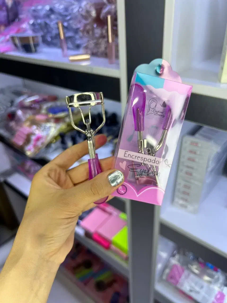 مفتکده|کیف، کفش، کمربند|تربت جام, اسماعیل آباد|دیوار