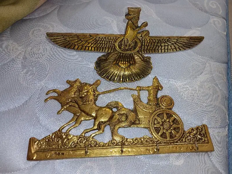 جاکلیدی برنز زیبا و رومیزی فروهر|مجسمه، تندیس، ماکت|ساوه, |دیوار