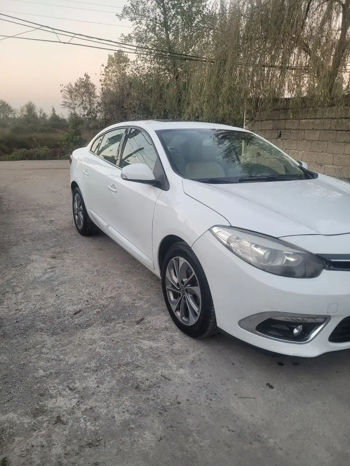 فلوئنس ۲۰۱۷ e4 فول اتومات|خودرو سواری و وانت|رشت, گیل|دیوار