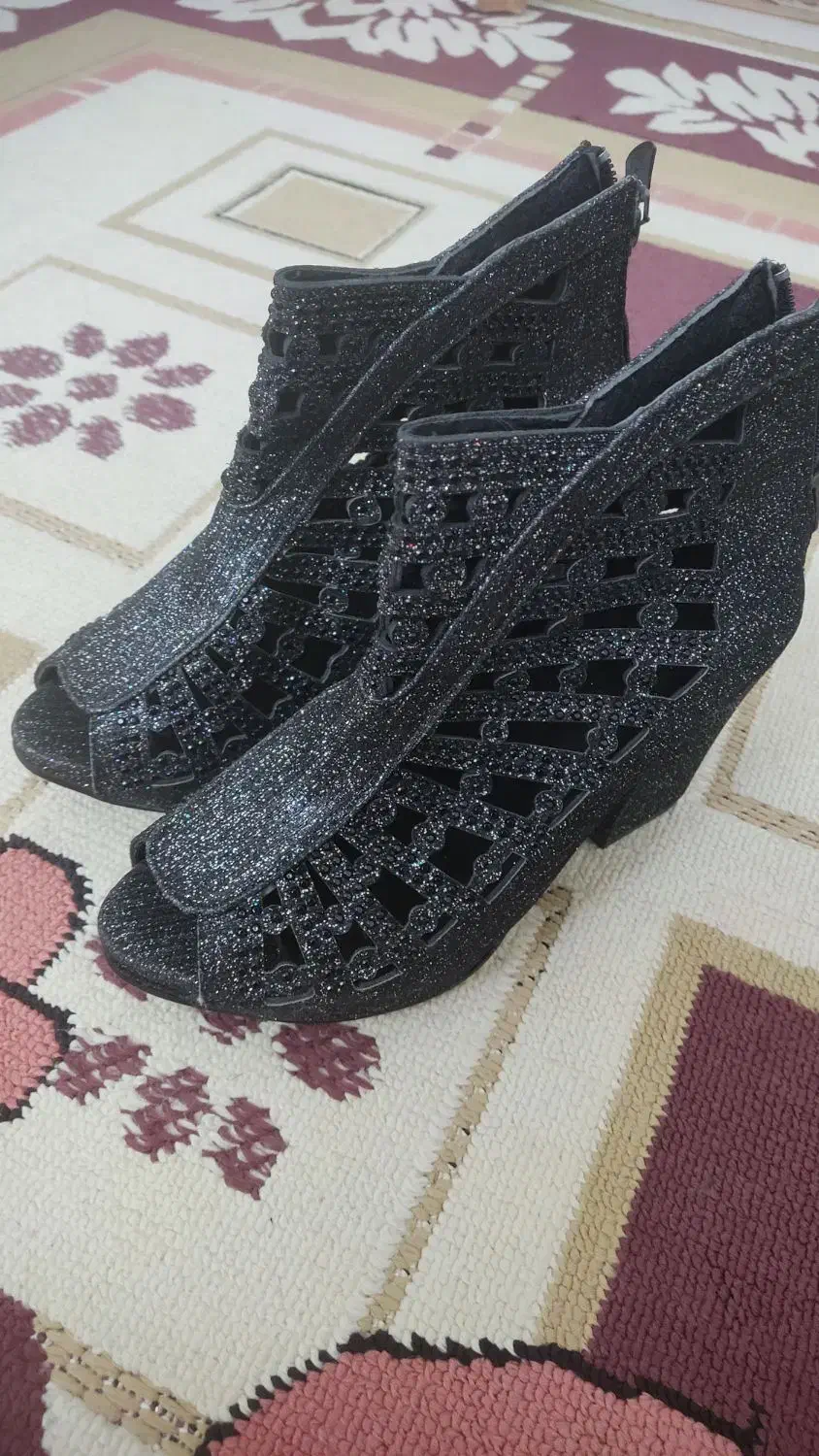 کفش مجلسی|کیف، کفش، کمربند|نهاوند, |دیوار