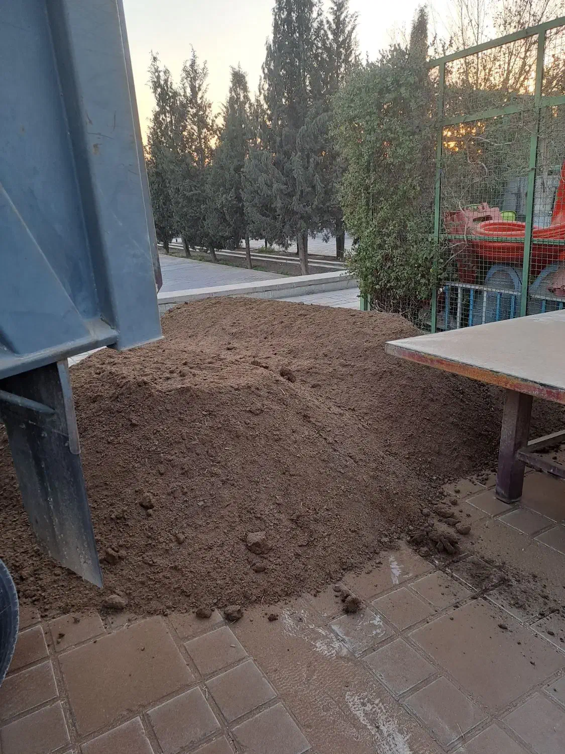 کود گاوی و خاک باغچه|خدمات باغبانی و درختکاری|تهران, اکباتان|دیوار