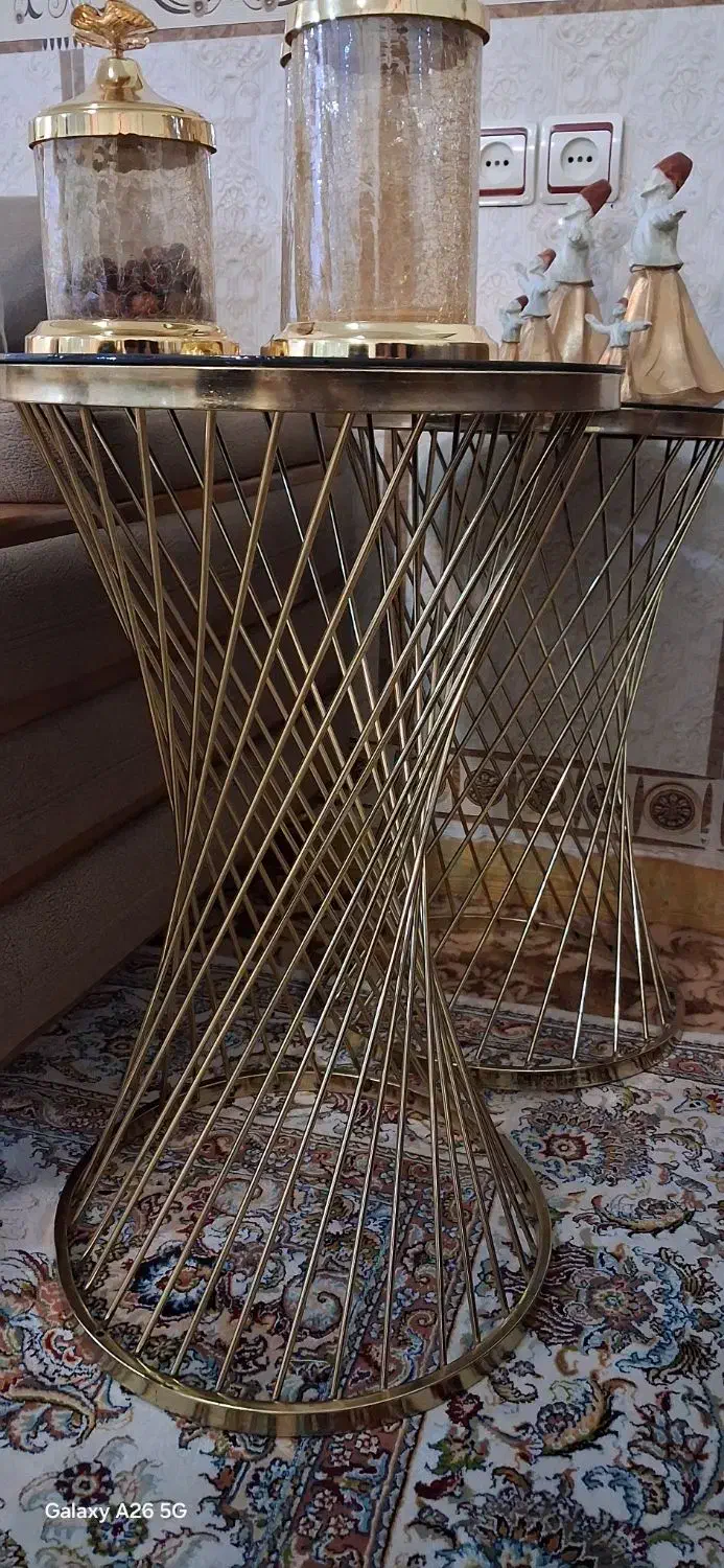 میز عسلی فلزی طلایی نو|مبلمان خانگی و میز عسلی|ملارد, |دیوار