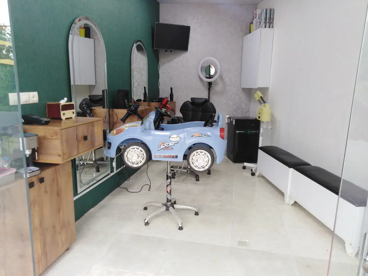 نیرو آرایشگر|استخدام درمانی، زیبایی، بهداشتی|رشت, کوی حسینی|دیوار