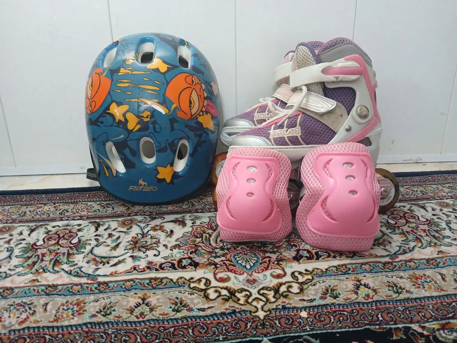 اسکیت دخترانه مدل کاروان در حد نو|دوچرخه، اسکیت، اسکوتر|خمینی‌شهر, |دیوار