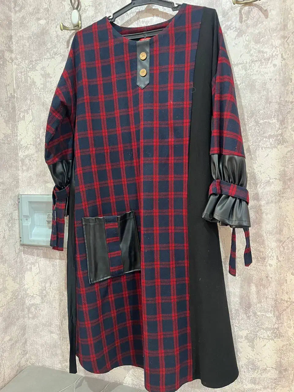 مانتو|لباس|قیدار, |دیوار