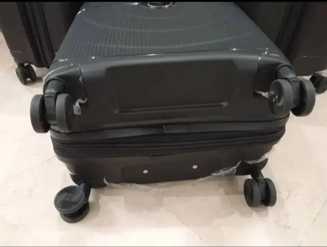 چمدان کامفورت  چمدان نشکن جنس PP نشکن مارک Comfort|کیف، کفش، کمربند|بهبهان, |دیوار
