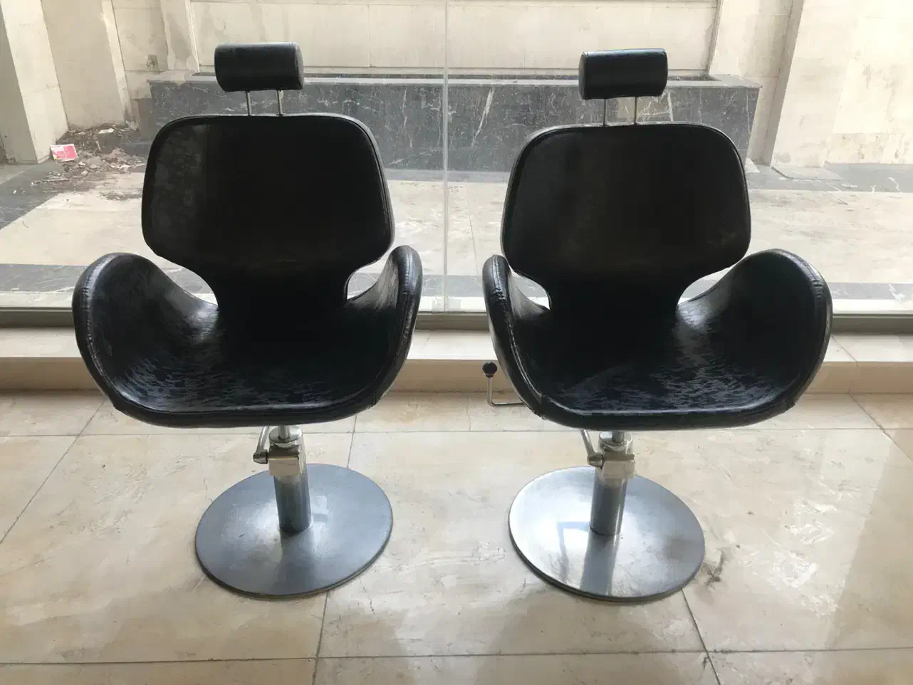 صندلی کُپ و کوتاهی آرایشگاه برند پانتی|آرایشگاه و سالن‌های زیبایی|تهران, ونک|دیوار