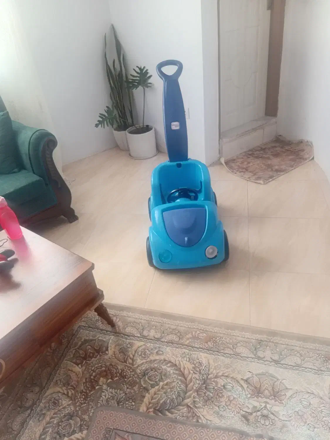 ماشین اسباب بازی در حد نو|اسباب‌بازی بچه|سبزوار, هویزه|دیوار