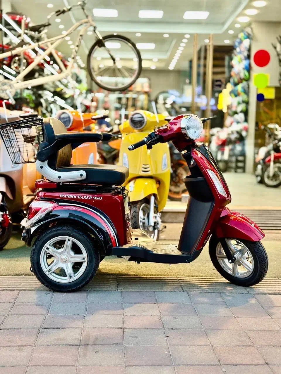 موتور برقی ۱۰۰۰وات ایران دوچرخ مدل ۱۴۰۴|موتورسیکلت|رشت, گلسار|دیوار