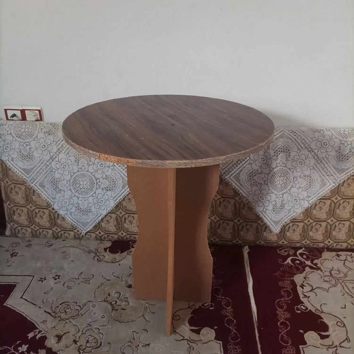 میز ناهارخوری.میز خاطره.صندلی راک.قفسه.گلدان|میز و صندلی غذاخوری|مشهد, شهید بهشتی|دیوار