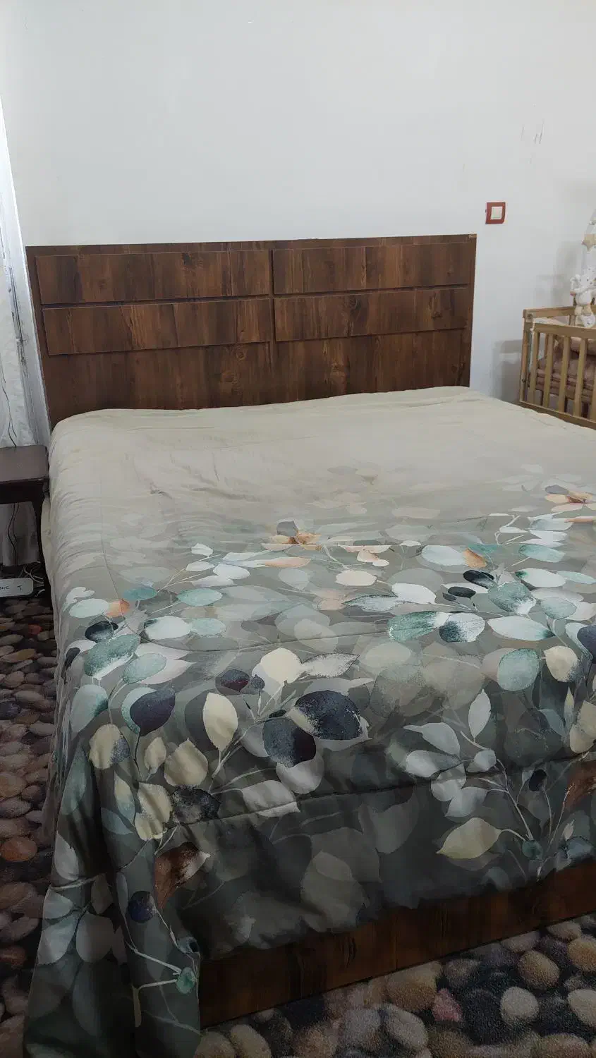 تخت دو نفره چوبی درحد نو با تشک رایگان|تخت و سرویس خواب|تربت جام, مطهری|دیوار