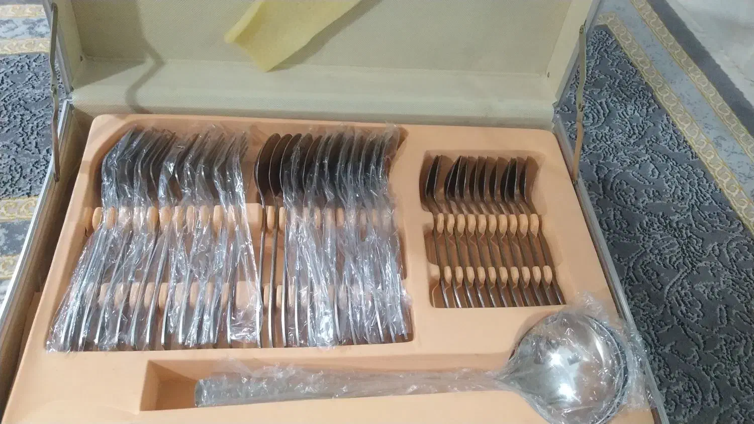 سرویس قاشق چنگال24نفره استیل نو128پارچه،فروش فوری|ظروف سرو و پذیرایی|ملارد, |دیوار