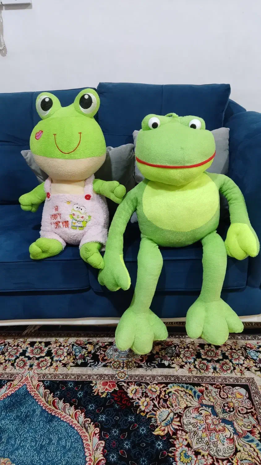 تعدادی عروسک|اسباببازی|پرند, فاز ۵|دیوار