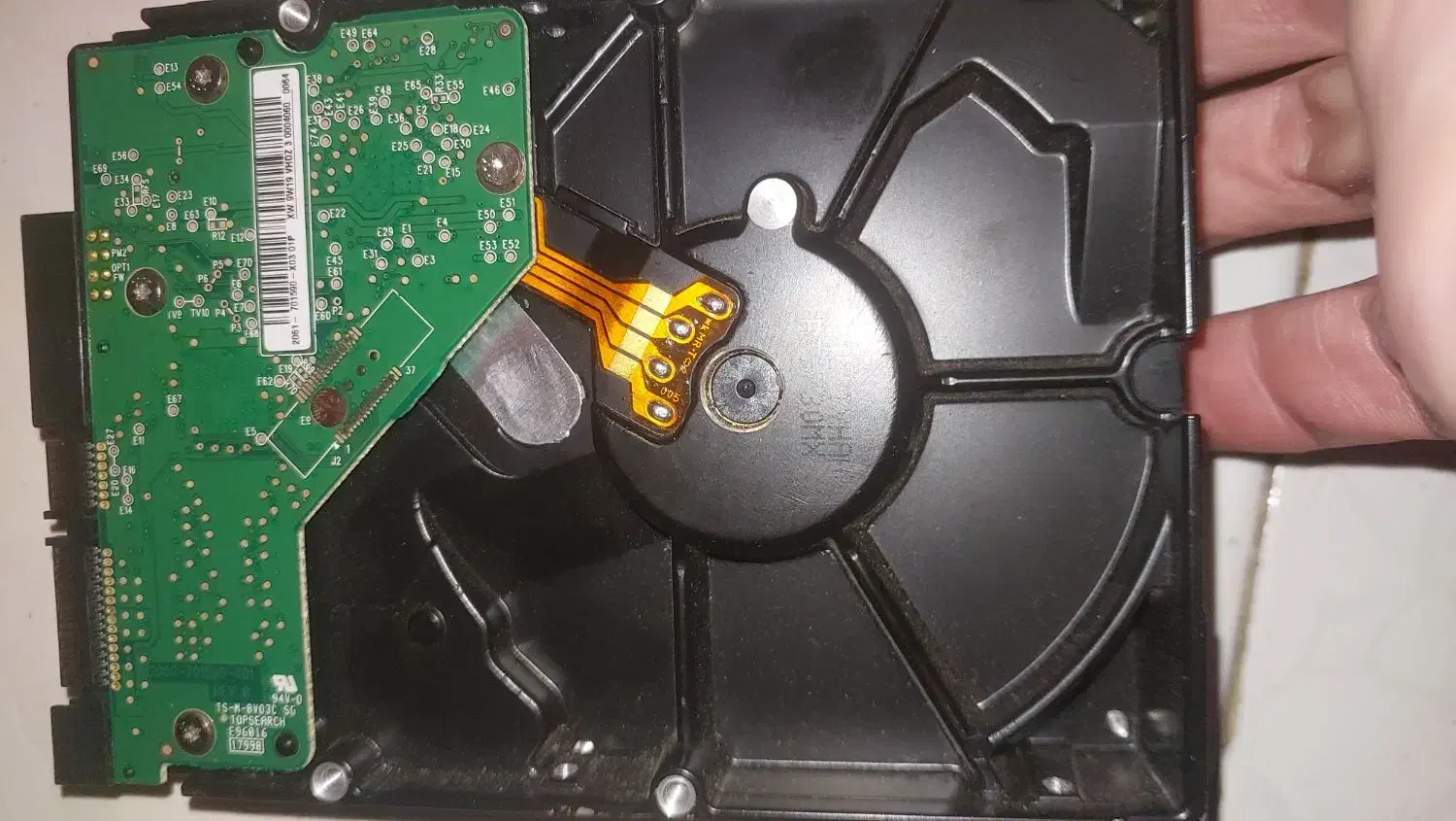 هارد WD وسترن دیجیتال ۳۲۰GBاستوک در حد نو|قطعات و لوازم جانبی رایانه|اراک, |دیوار