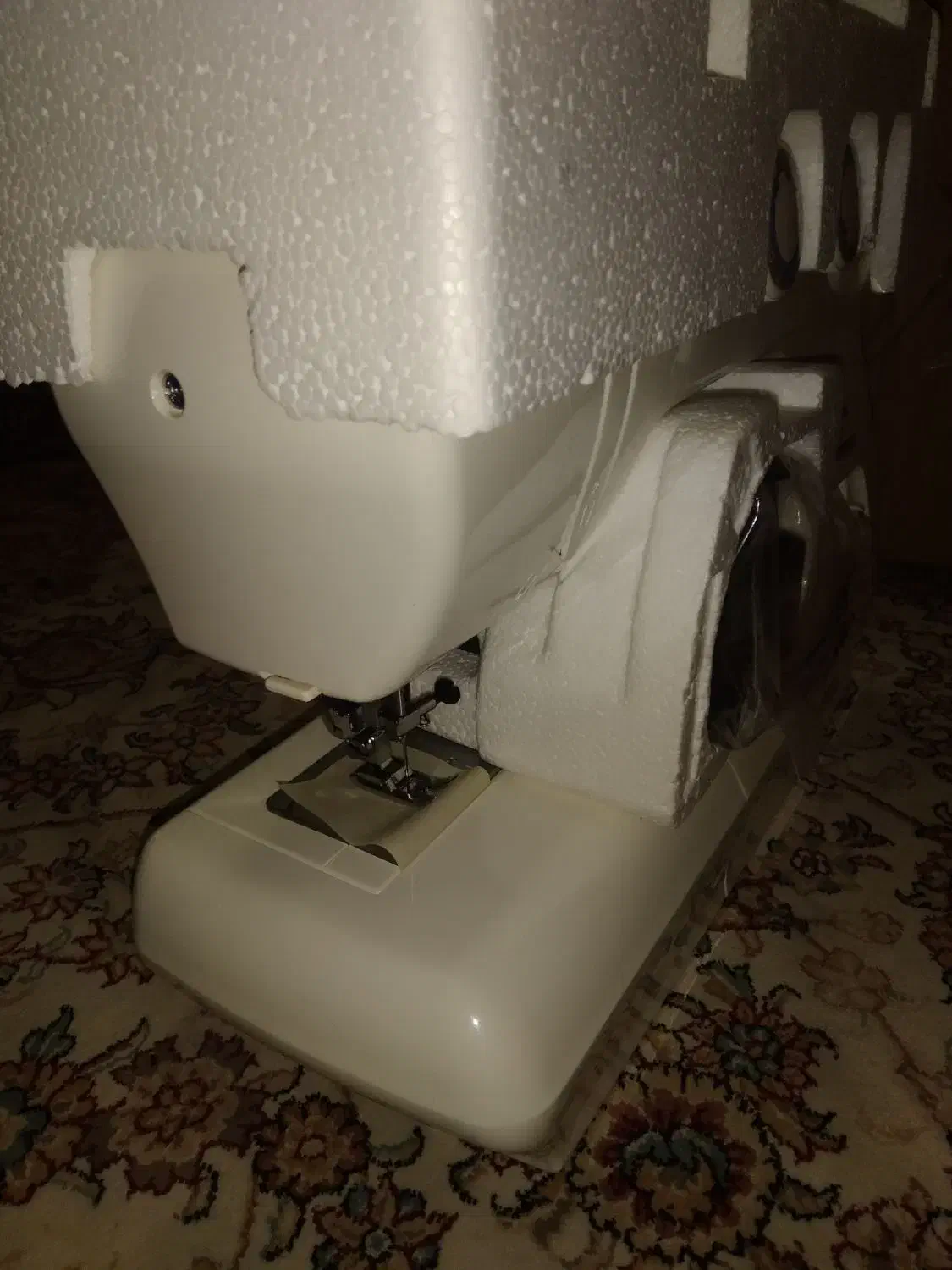 چرخ خیاطی گلدوزی ژانومه|لوازم خیاطی و بافتنی|کاشان, خزاق|دیوار