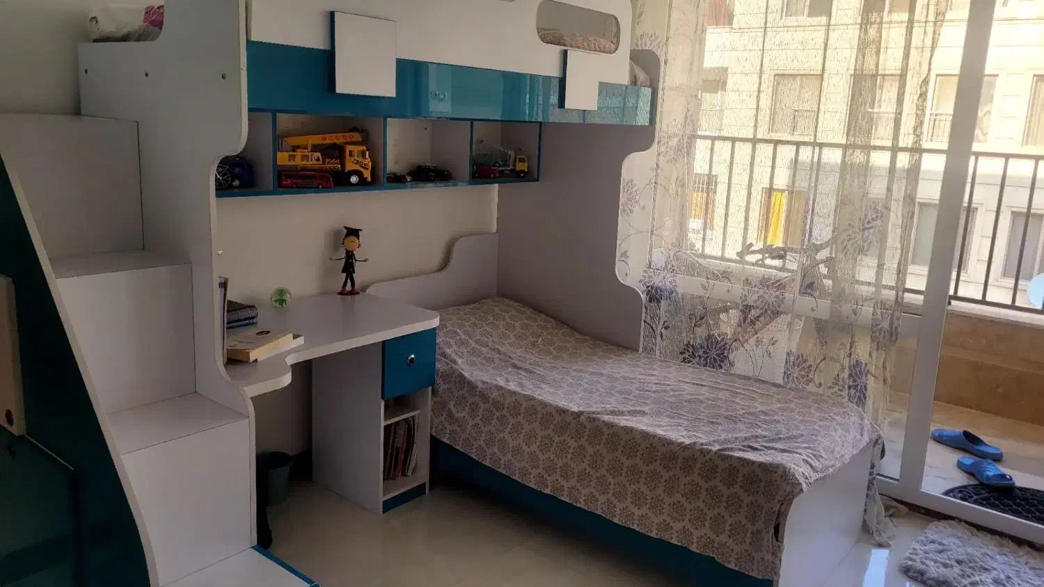 تخت دو طبقه|تخت و سرویس خواب|هشتگرد, فاز ۲ مهستان|دیوار