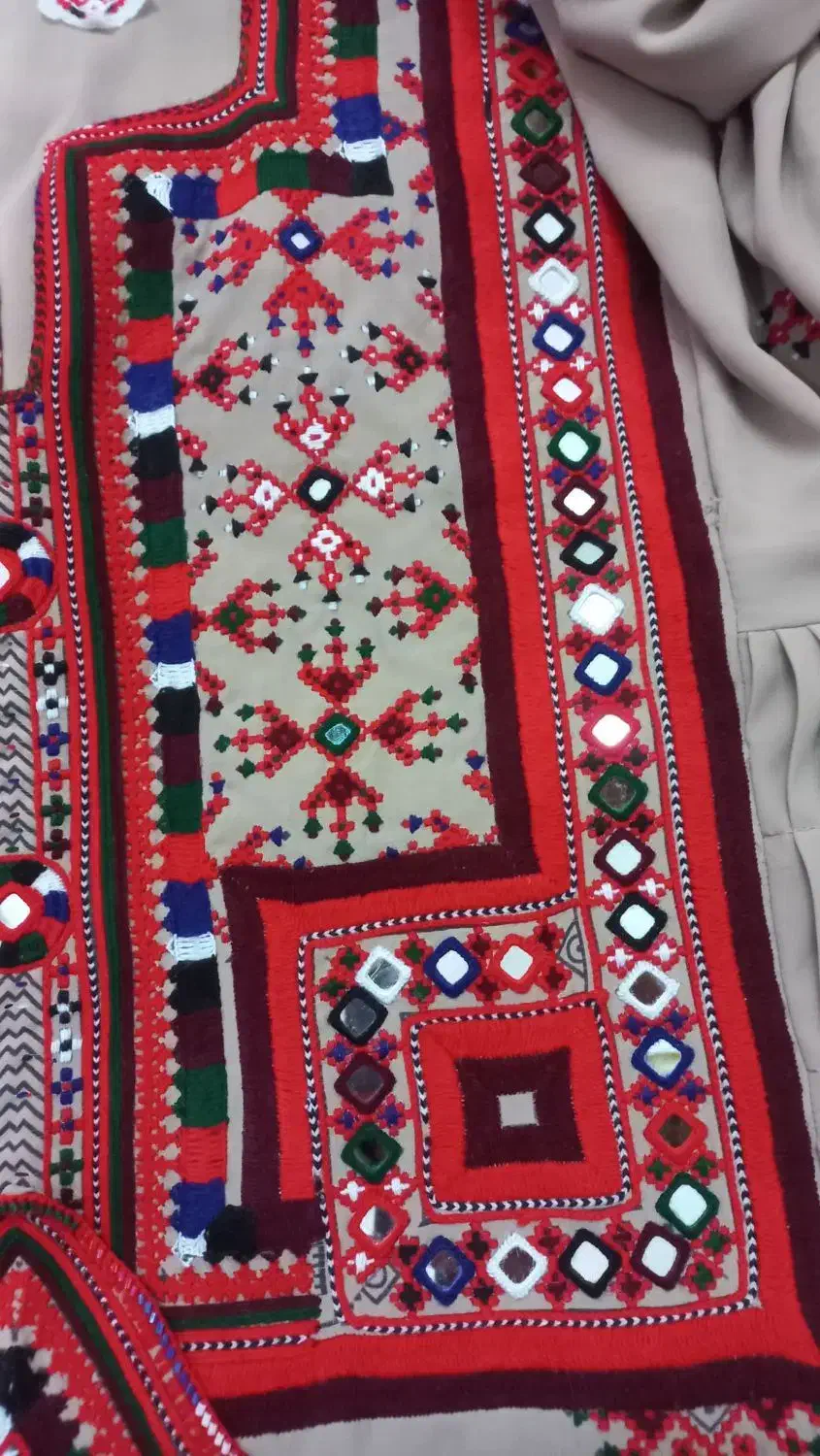 دورنده ام کلا|لباس|سراوان, |دیوار