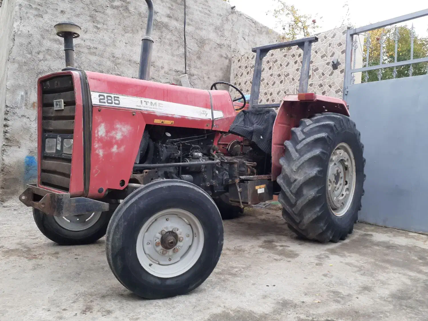 تراکتور فرگوسن مدل ۱۳۸۹ بسیار تمیز|خودرو سنگین|علی‌آباد کتول, |دیوار
