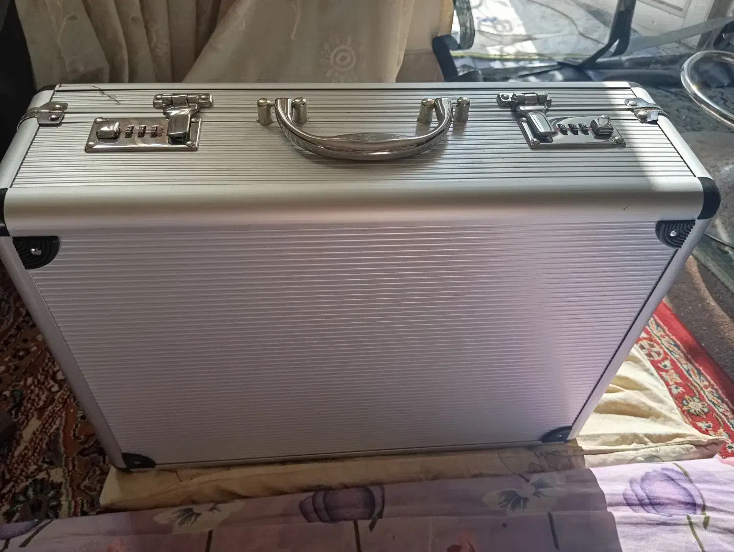 چمدان (کیف ) قاشق و چنگال|ظروف سرو و پذیرایی|رشت, چله خانه|دیوار