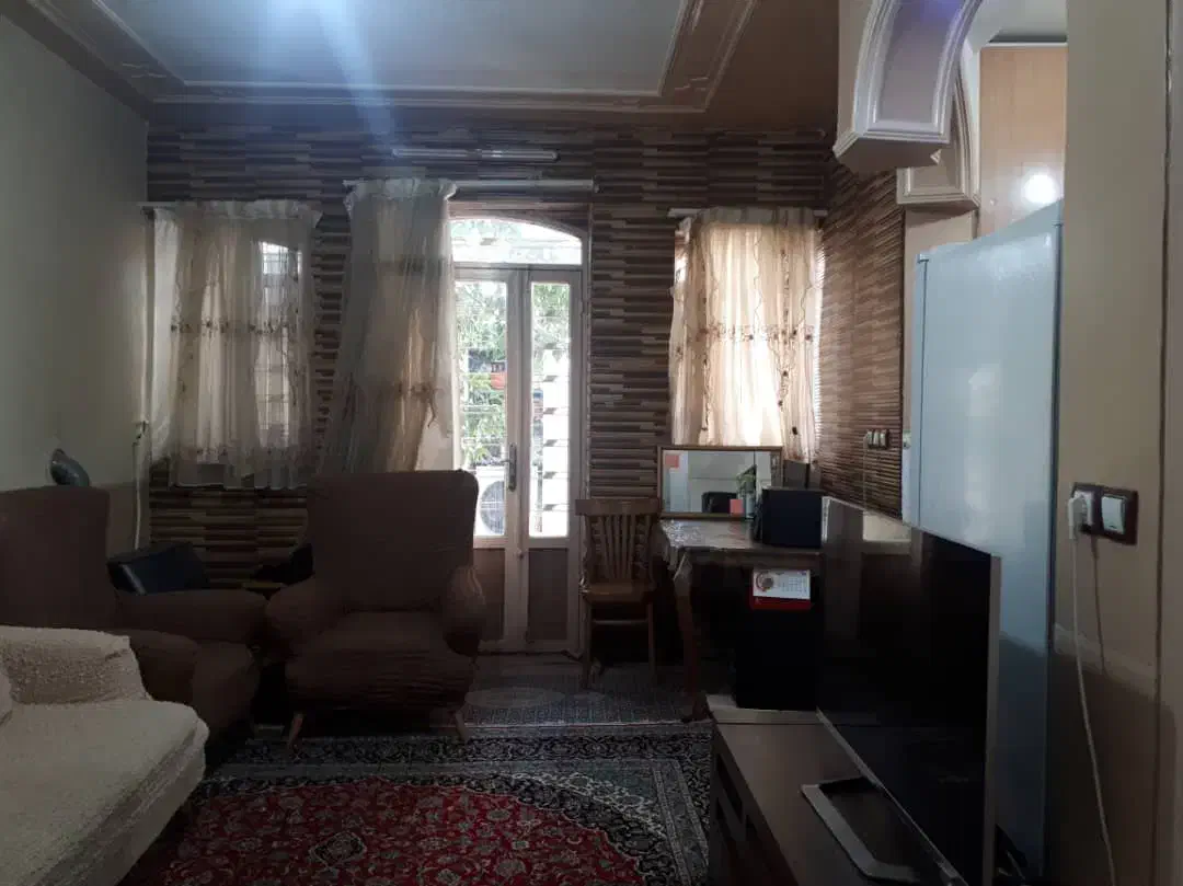 منزل درب ازحیاط قابل معاوضه با ماشین ویا اپارتمان|فروش خانه و ویلا|شیراز, کوشک میدان|دیوار