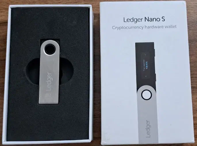 کیف پول لجر نانو اس Ledger nano S|قطعات و لوازم جانبی رایانه|رشت, گلسار|دیوار