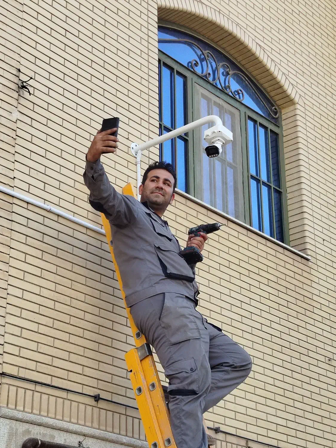اجرا و نصب دوربین مداربسته و دزدگیر اماکن|خدمات پیشه و مهارت|شیراز, قدوسی شرقی|دیوار