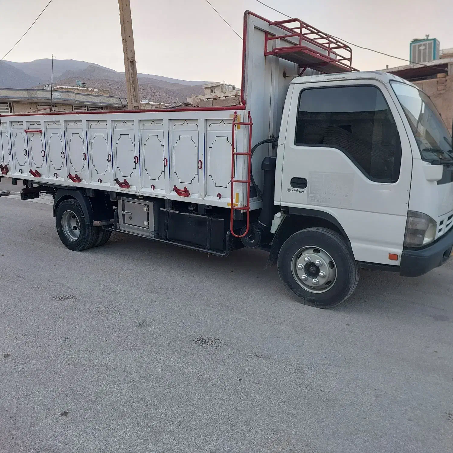 ایسوزو ۶تن تمام فابریک|خودرو سنگین|شیراز, ترمینال باربری|دیوار