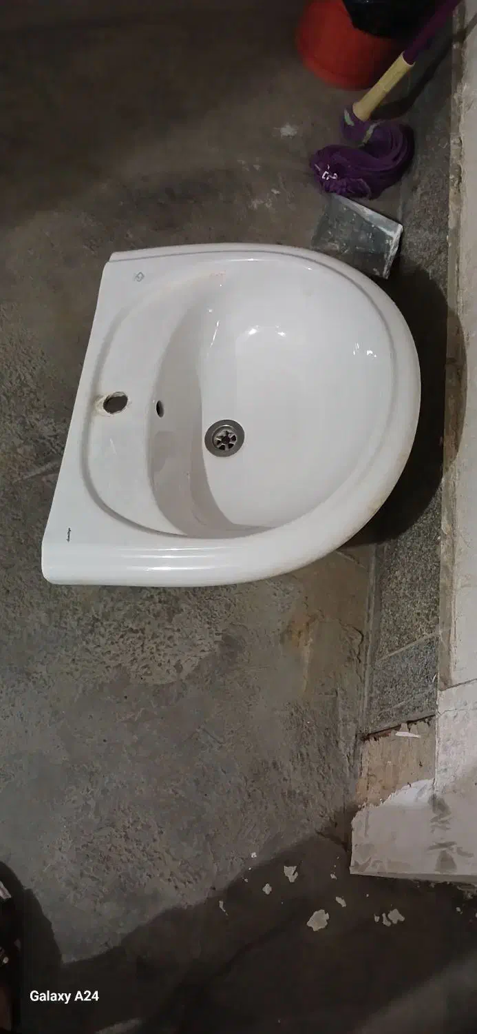 فروش روشویی همراه پایه|لوازم سرویس بهداشتی|سقز, |دیوار