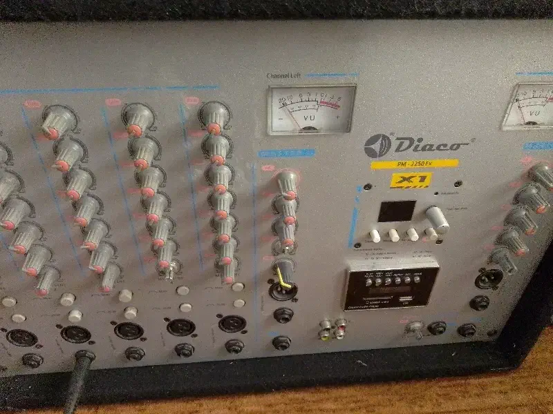 آمپلی دیاکو و میکروفن وتکس|صوتی و تصویری|آمل, |دیوار